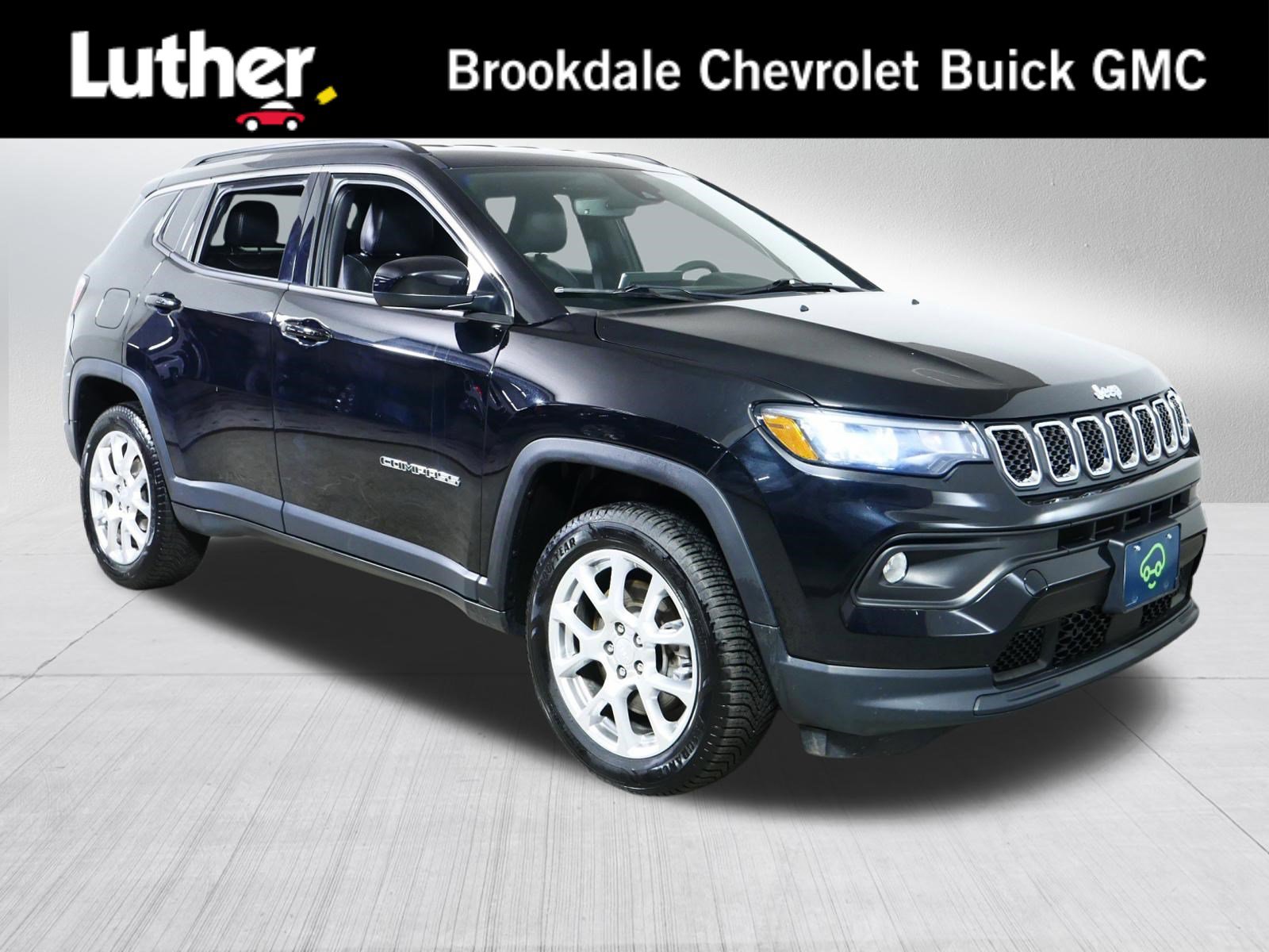 Used 2023 Jeep Compass Latitude AWD/4WD image 1