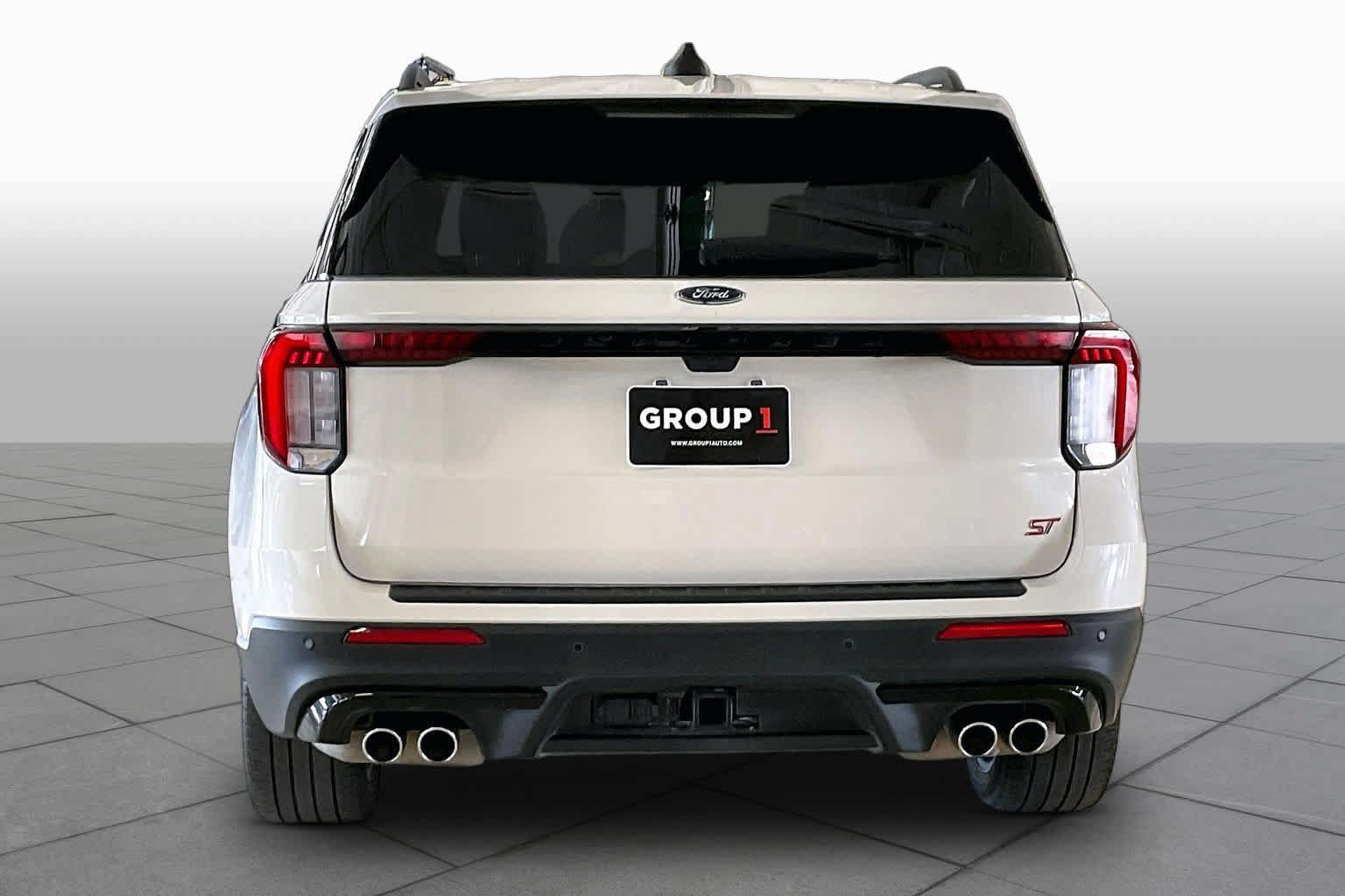 Used 2025 Ford Explorer ST AWD/4WD image 4