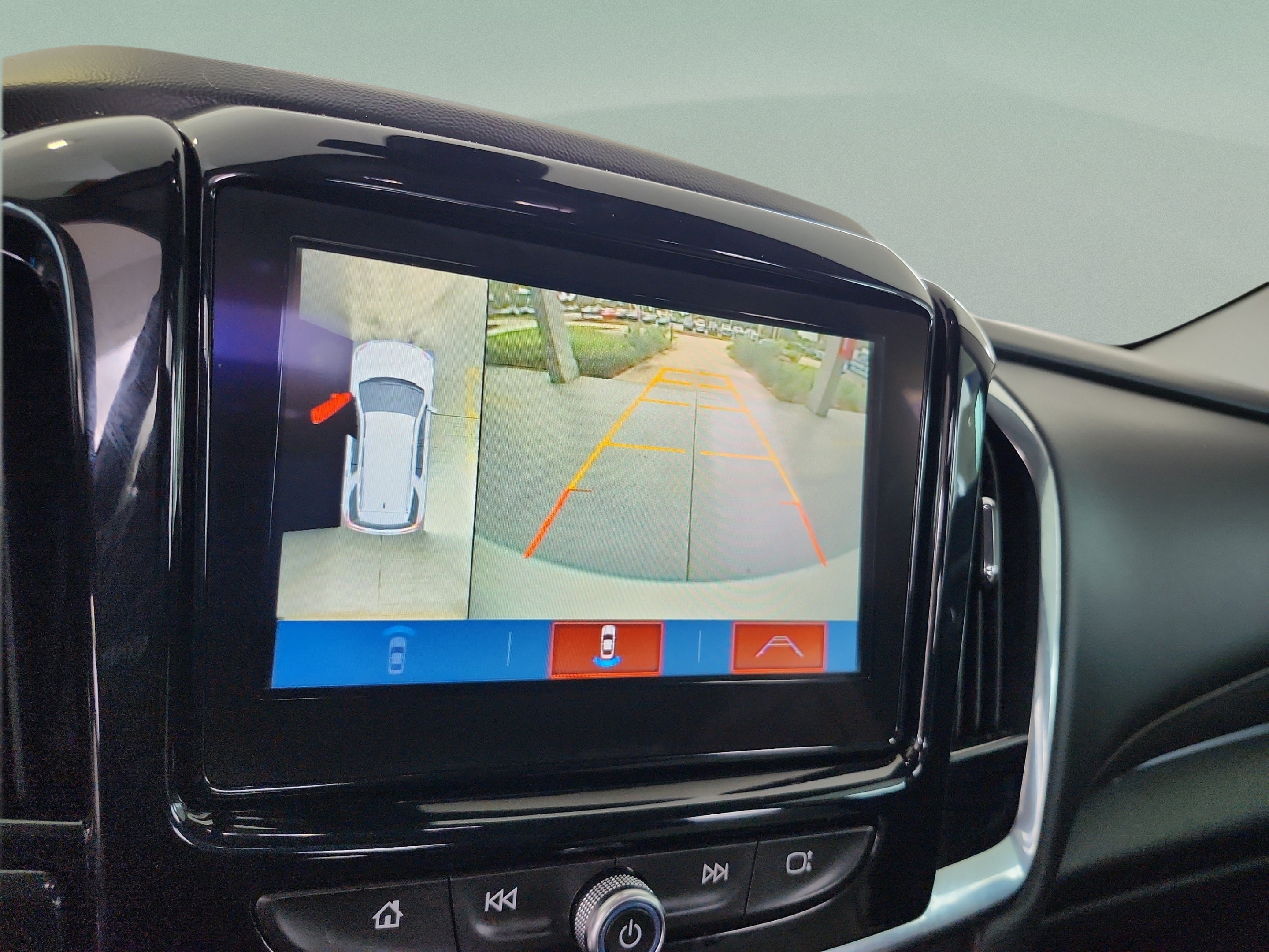 Used 2018 Chevrolet Traverse Premier w/ Redline Edition FWD image 25