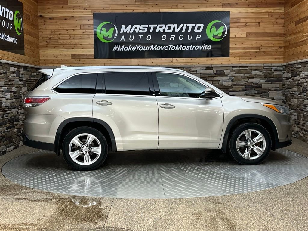 Used 2015 Toyota Highlander Limited AWD/4WD image 12