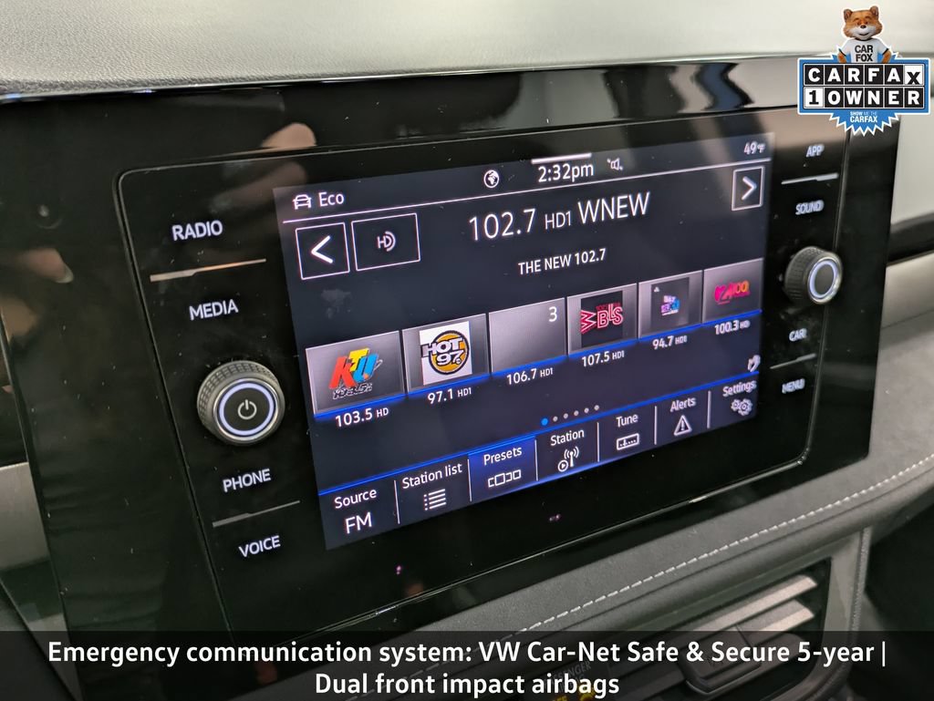 Used 2025 Volkswagen Taos SE AWD/4WD image 16