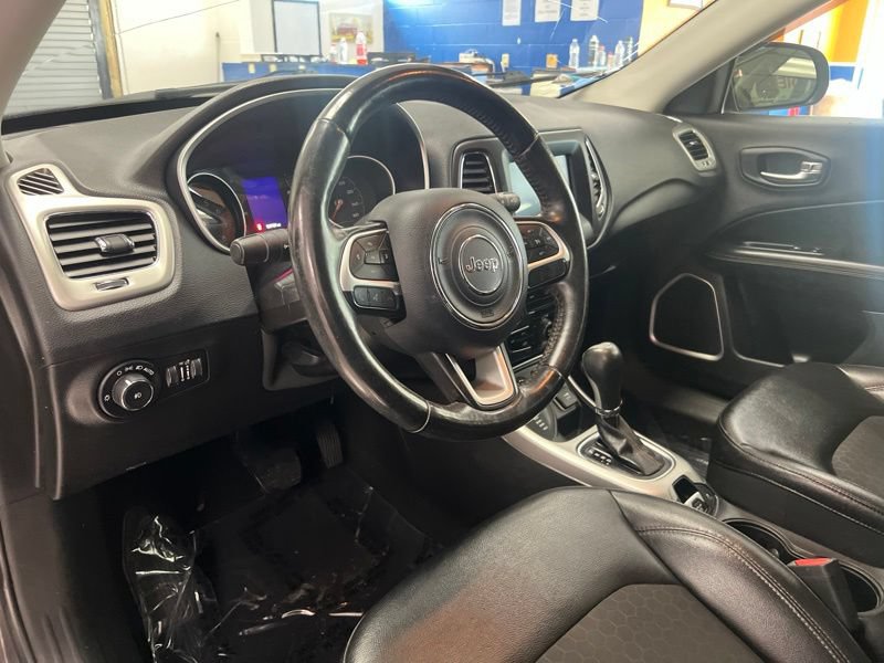 Used 2020 Jeep Compass Latitude w/ Cold Weather Group AWD/4WD image 18