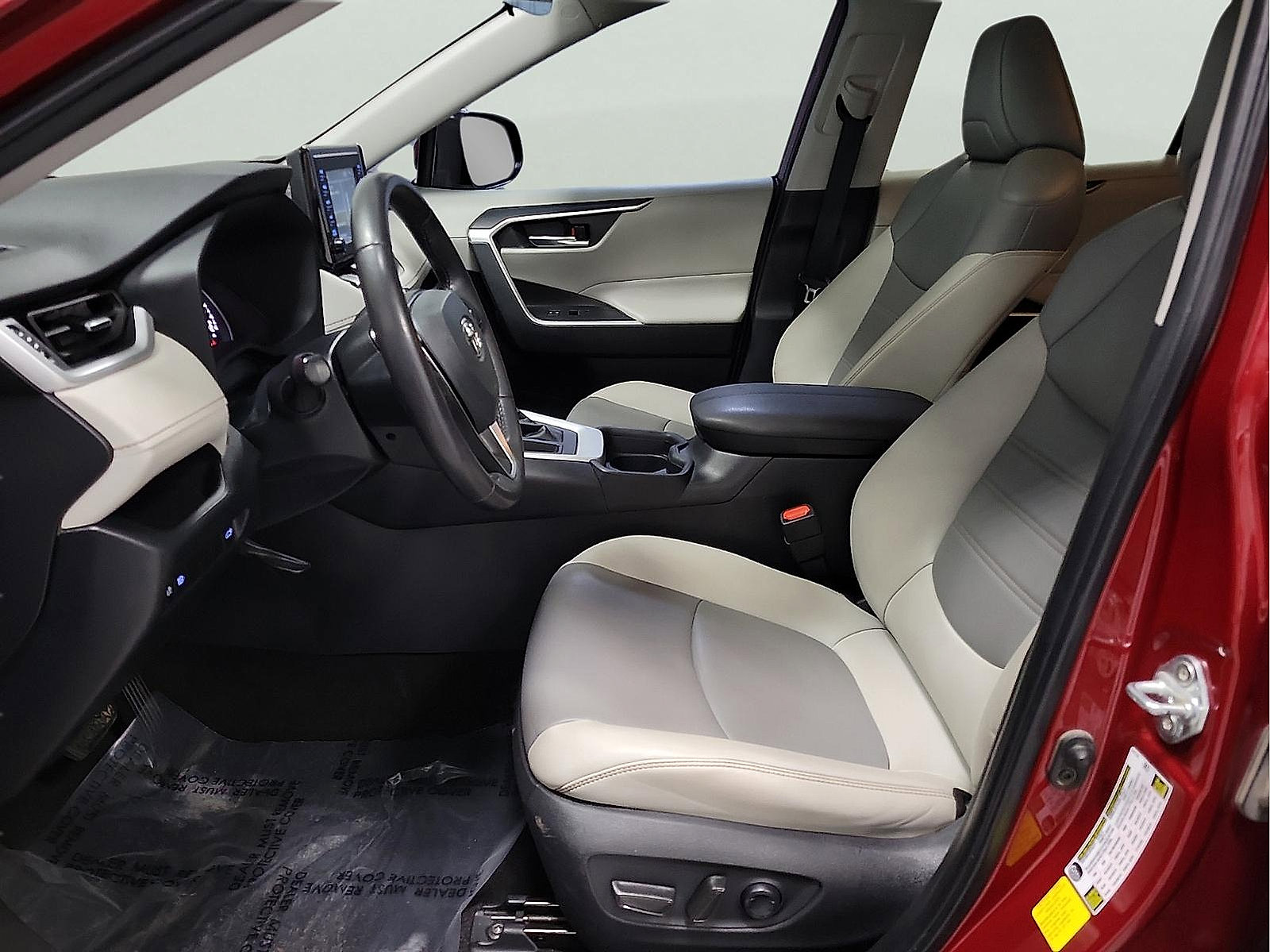 Certified 2021 Toyota RAV4 XLE Premium image 10