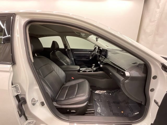 Used 2023 Nissan Altima 2.0 SR FWD image 23