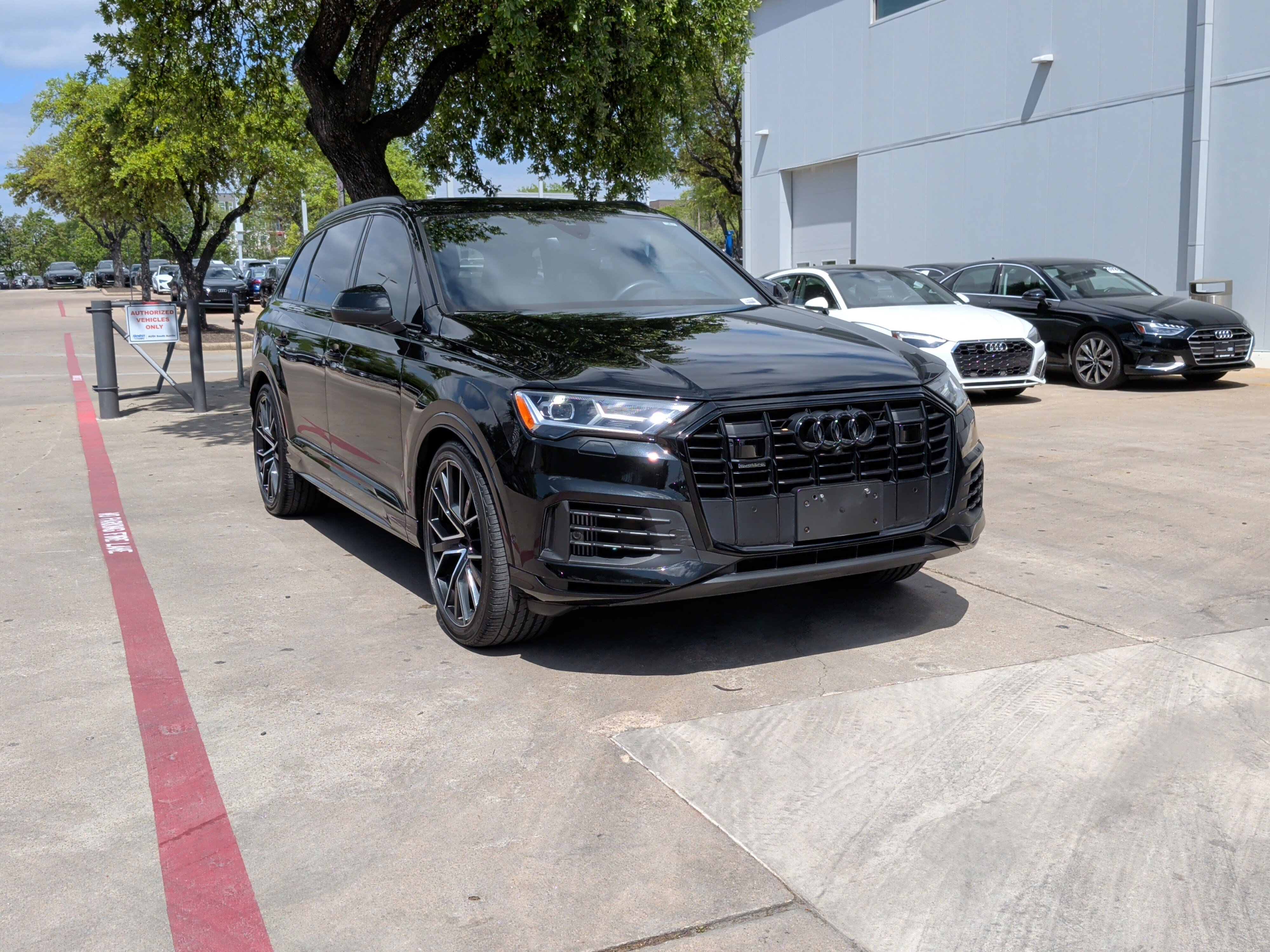 Used 2022 Audi Q7 3.0T Prestige image 2
