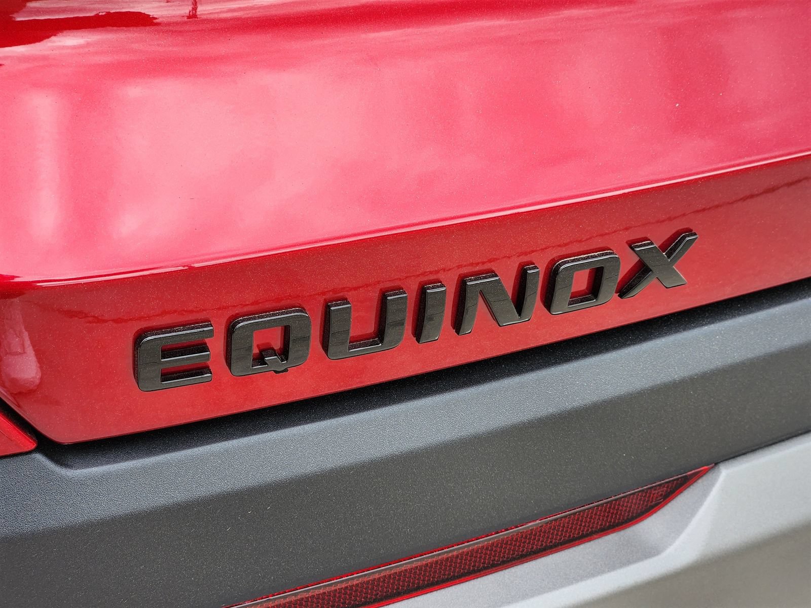 New 2027 Chevrolet Equinox LT w/ Midnight Edition FWD image 12
