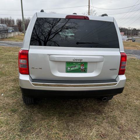 Used 2011 Jeep Patriot Latitude w/ Sun/Sound Group image 6