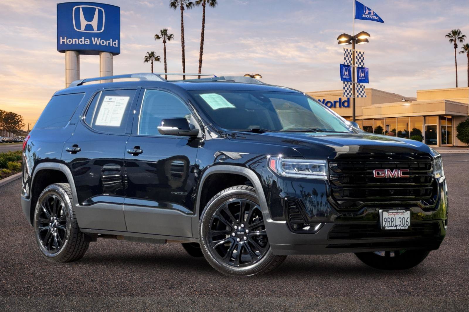 Used 2022 GMC Acadia SLT w/ Elevation Edition FWD image 2
