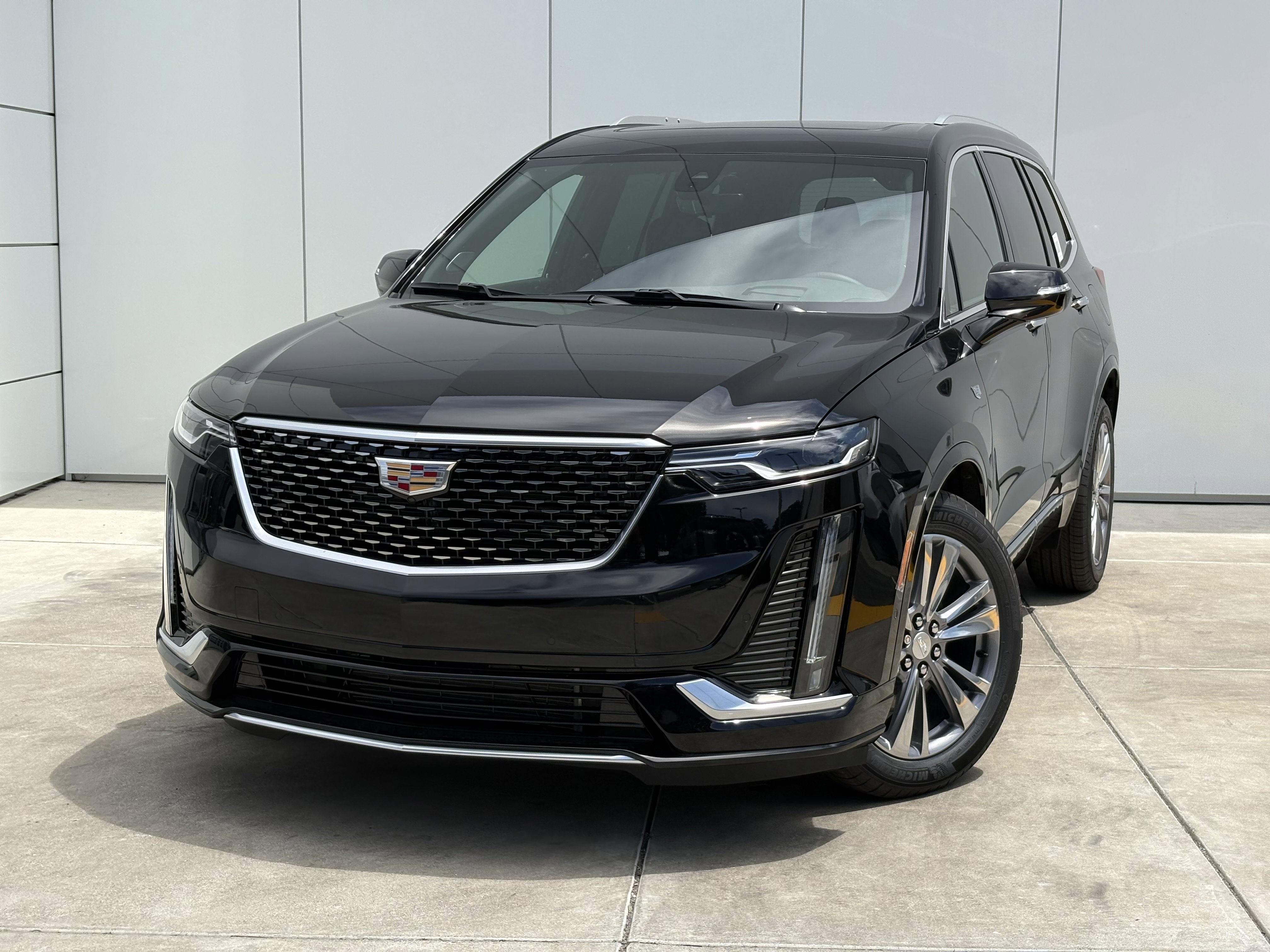 New 2025 Cadillac XT6 Premium Luxury w/ Technology Package