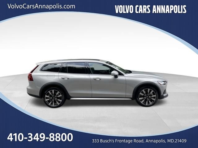 Certified 2025 Volvo V60 B5 Cross Country Ultra AWD/4WD image 9