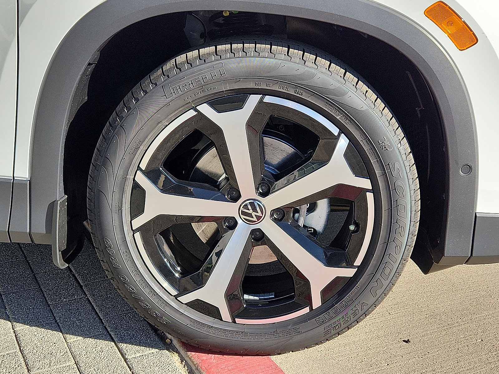 New 2026 Volkswagen Tiguan SE image 7