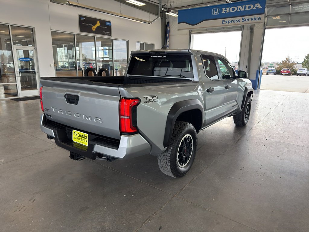 Used 2024 Toyota Tacoma TRD Off-Road AWD/4WD image 5
