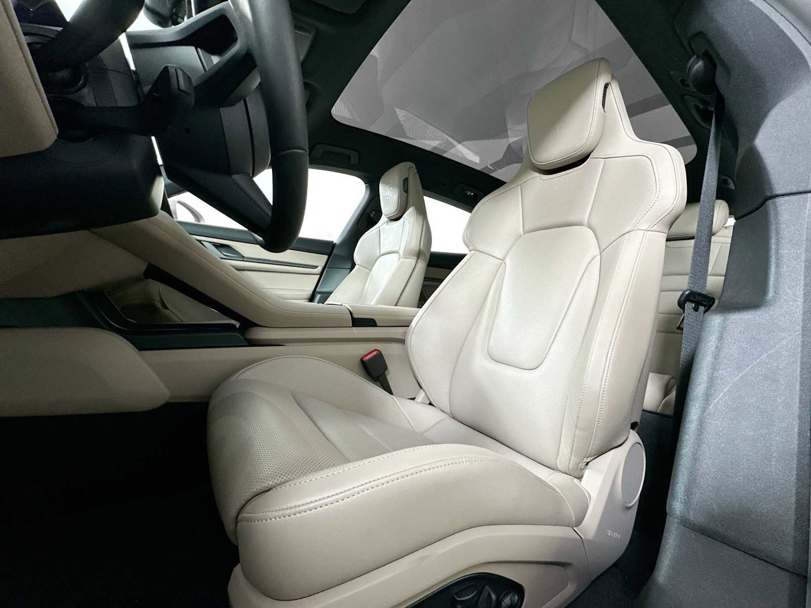 New 2025 Porsche Taycan 4S image 5