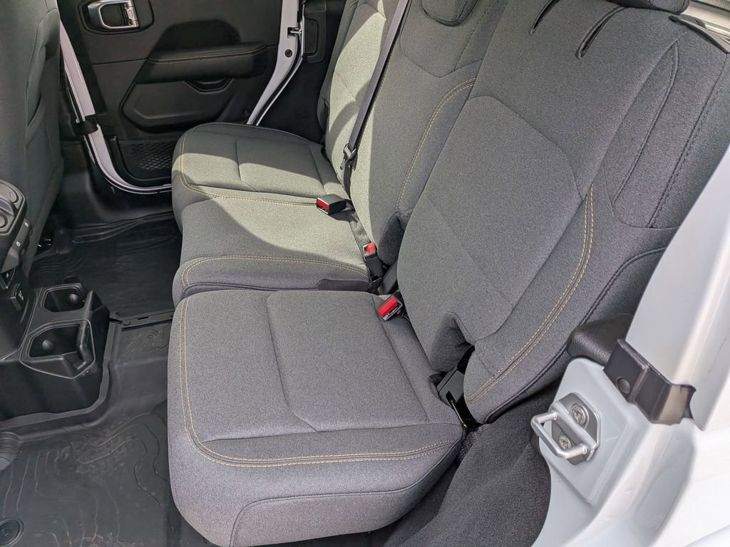 Certified 2025 Jeep Wrangler Sahara w/ Safety Group image 22