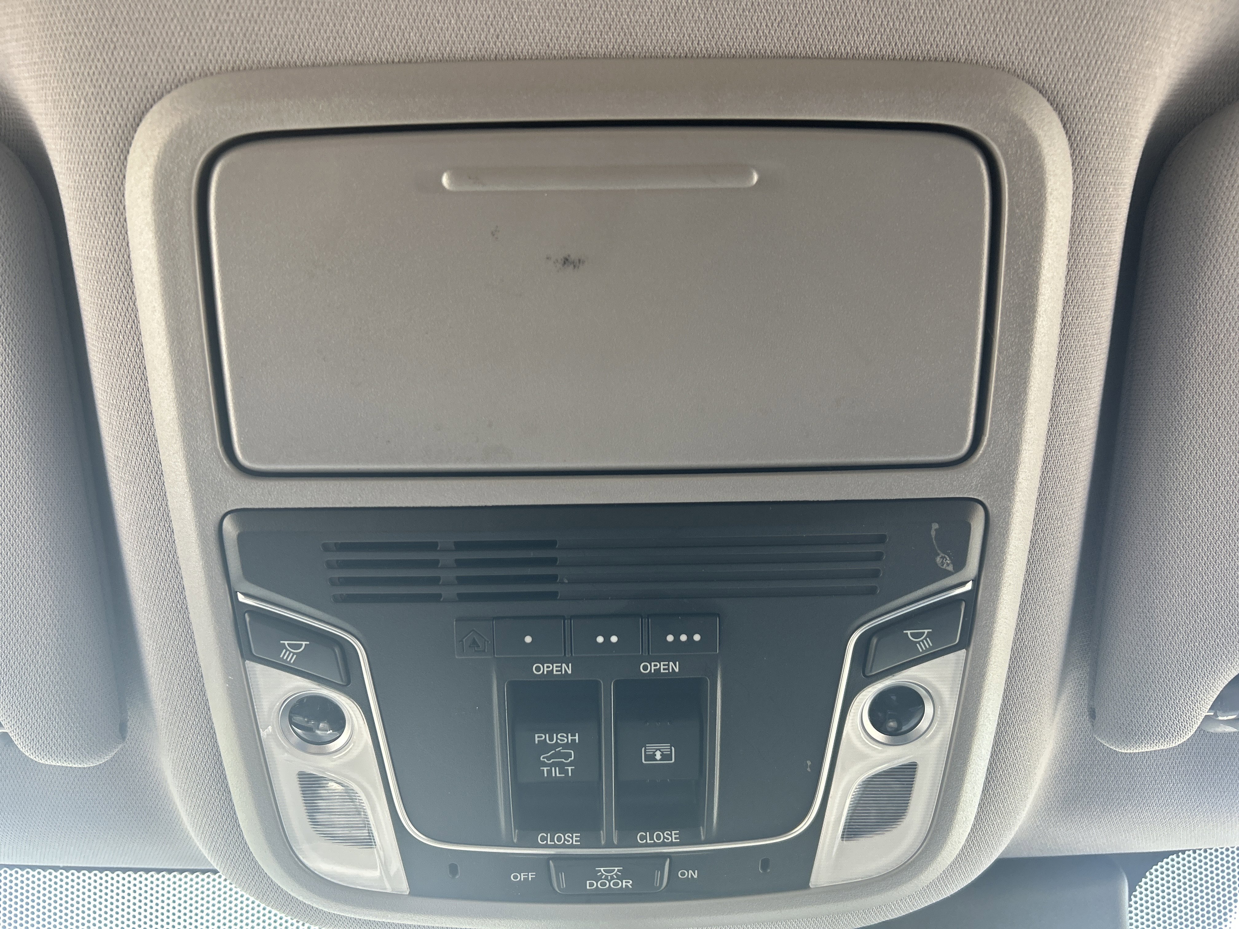 Used 2017 Honda Pilot Touring image 25