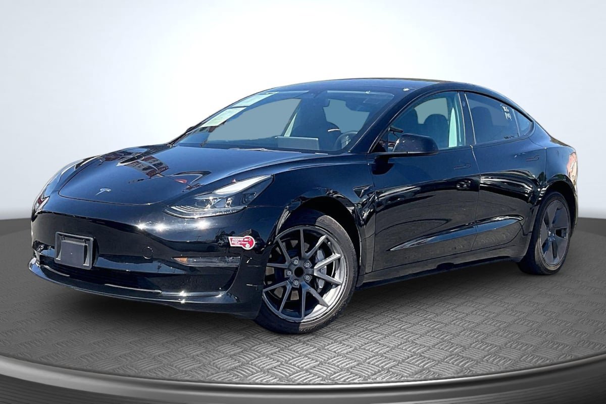 Used 2023 Tesla Model 3 Standard Range RWD image 11
