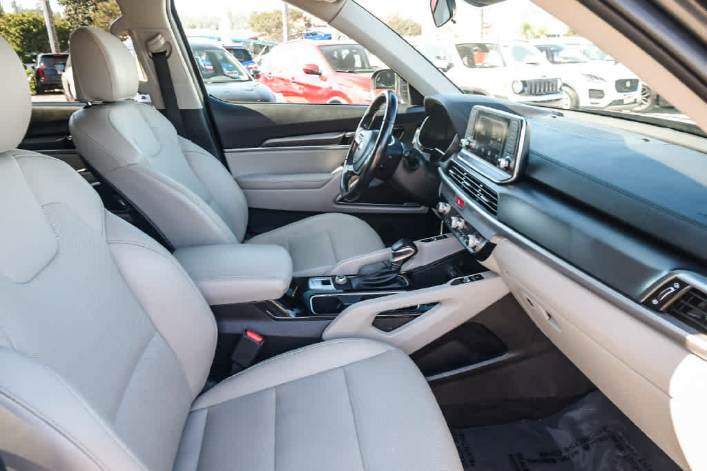 Used 2021 Kia Telluride S FWD image 14