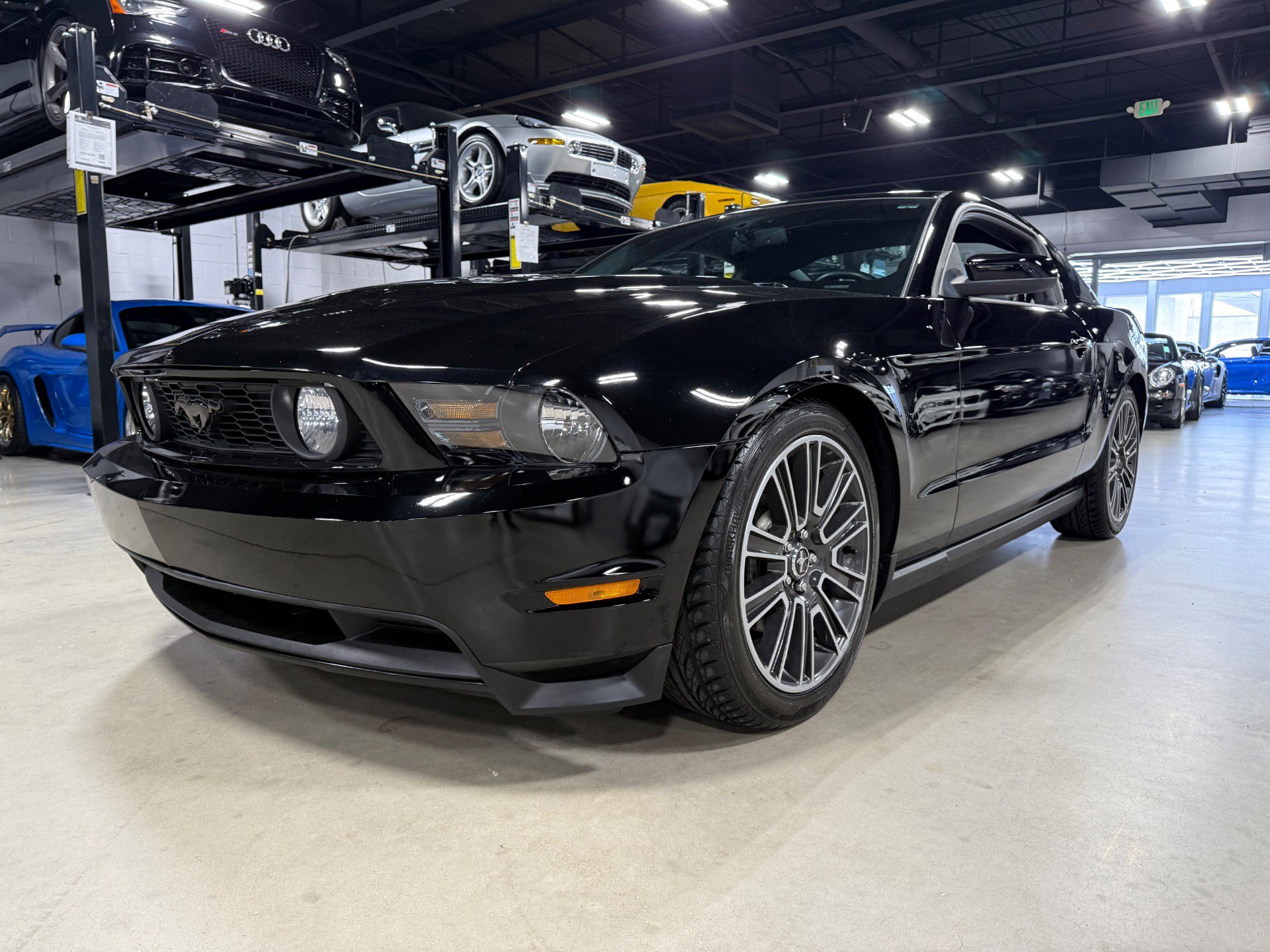 Used 2010 Ford Mustang GT image 7