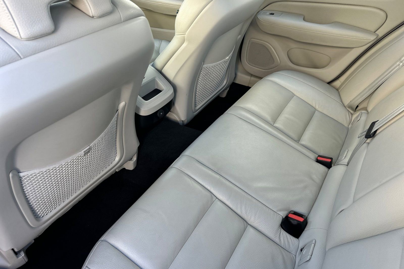 Used 2021 Volvo S60 T5 Momentum image 4