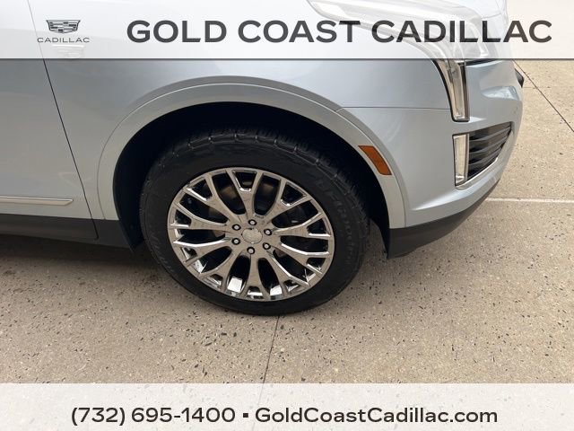 Used 2017 Cadillac XT5 Luxury w/ Driver Awareness Package FWD image 6