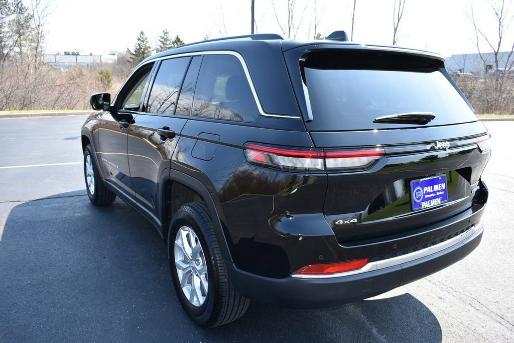 Used 2024 Jeep Grand Cherokee Limited image 7