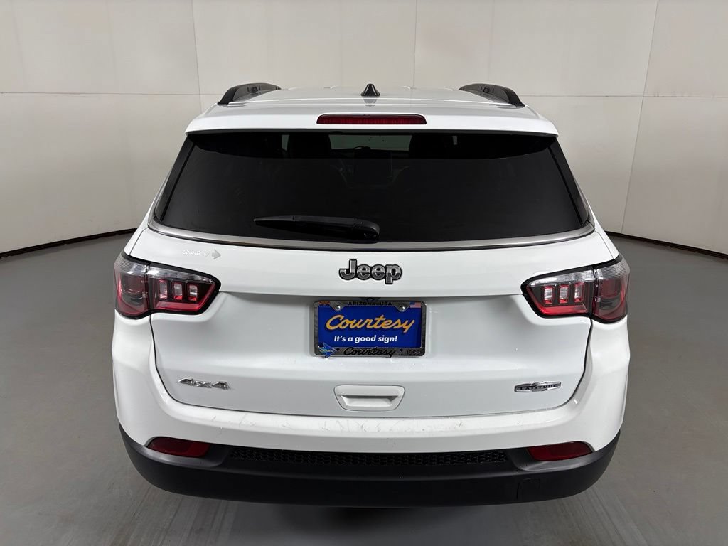 Used 2024 Jeep Compass Latitude AWD/4WD image 7