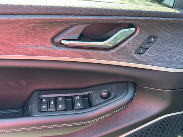 New 2026 Jeep Grand Cherokee Limited AWD/4WD image 12