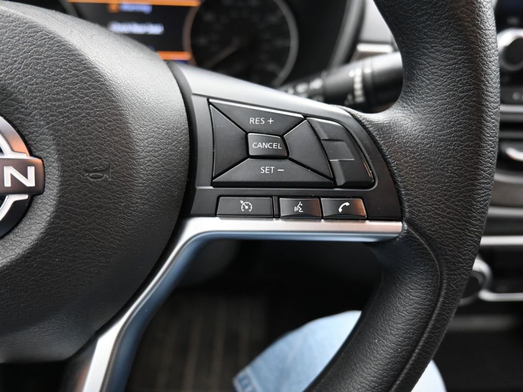 Used 2025 Nissan Altima 2.5 SV image 17
