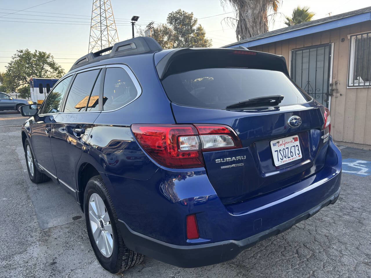 Used 2015 Subaru Outback 2.5i Premium image 6