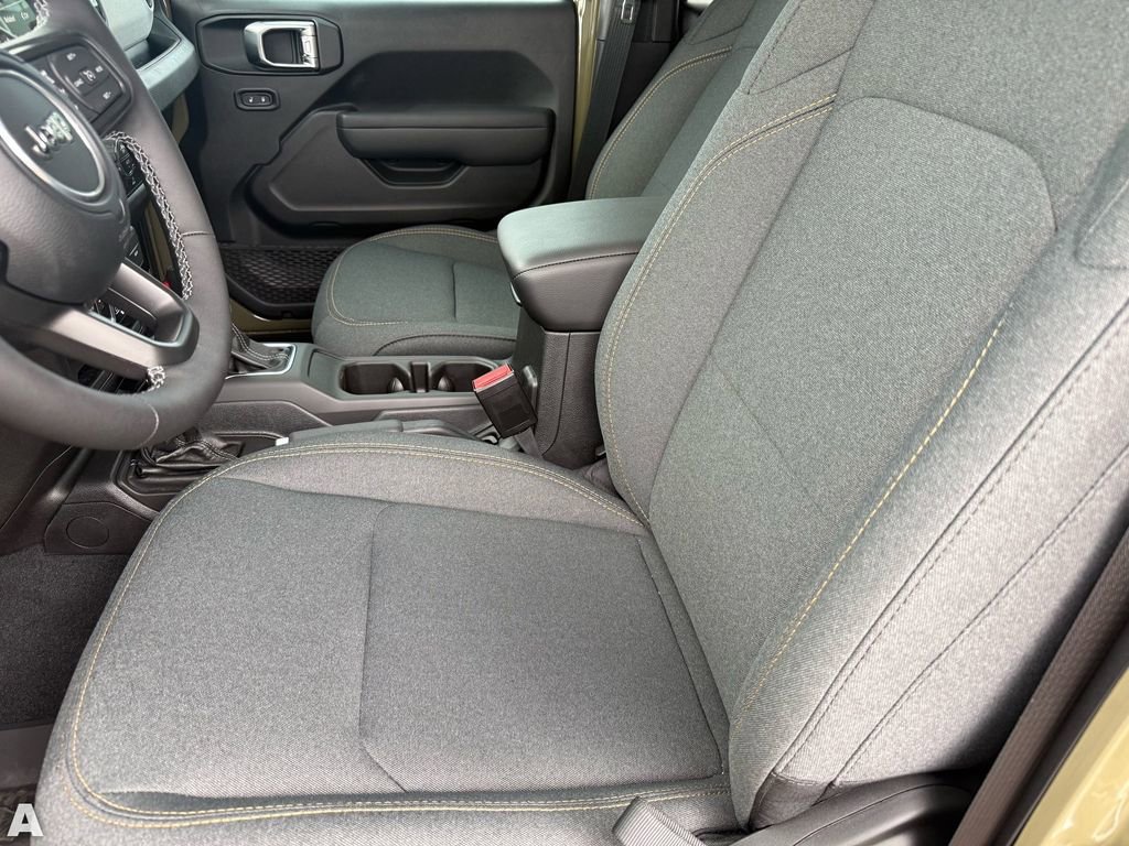 Used 2025 Jeep Wrangler Sport S image 12