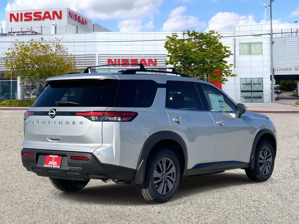 New 2025 Nissan Pathfinder SV image 4