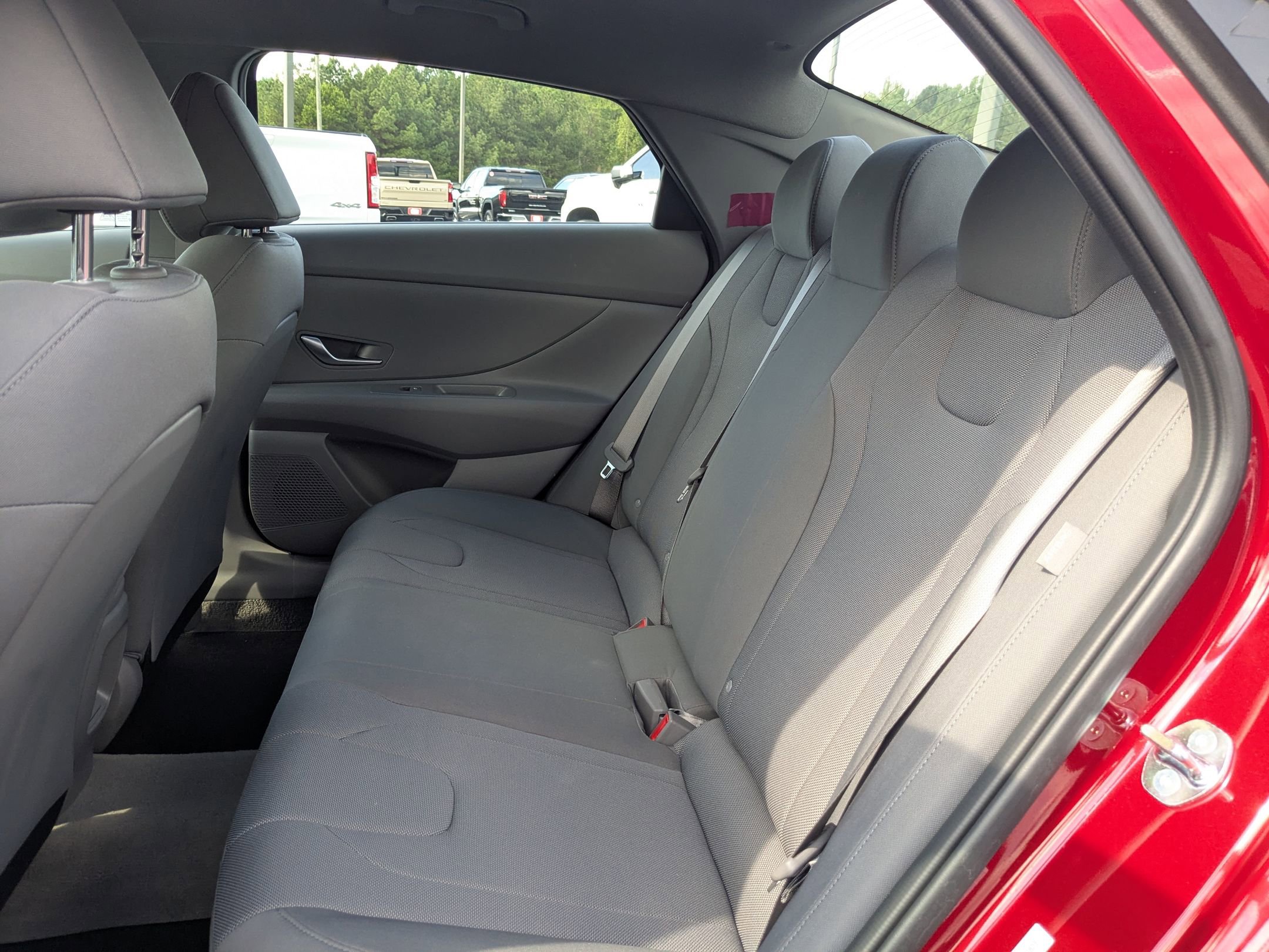 Used 2025 Hyundai Elantra SE image 23