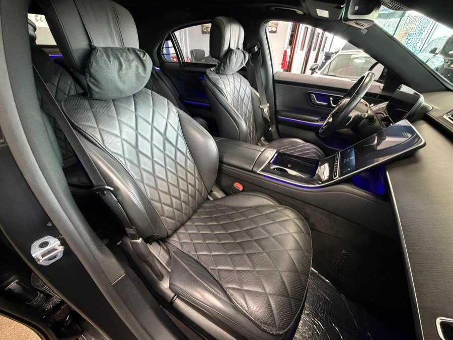 Used 2022 Mercedes-Benz S 580 4MATIC Sedan w/ AMG Line Package image 46