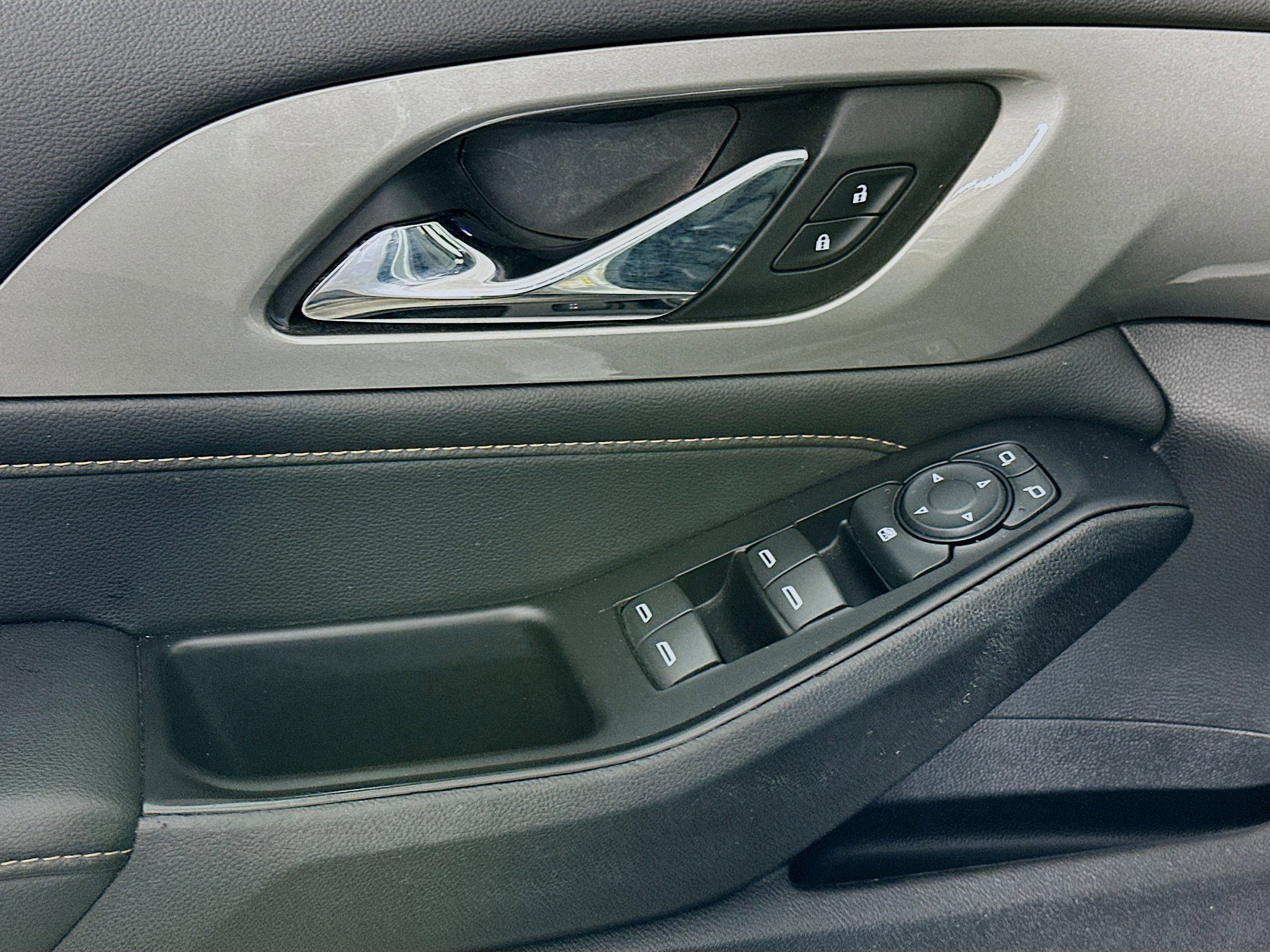 Used 2019 Chevrolet Traverse LS image 15