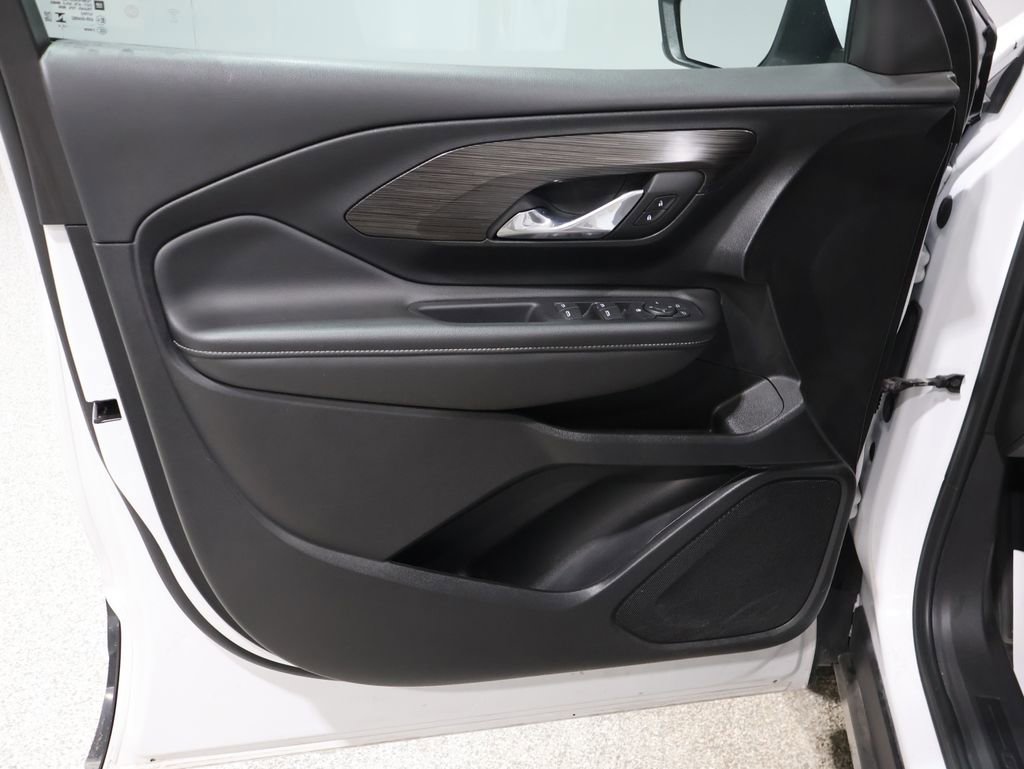 Used 2024 GMC Terrain SLE image 10