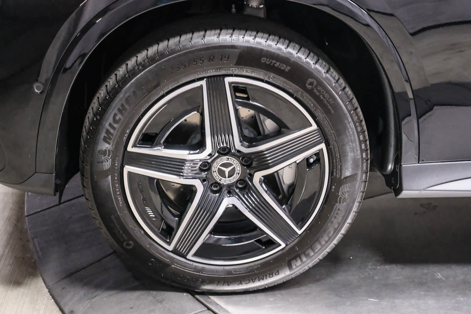 Certified 2025 Mercedes-Benz GLC 300 image 9