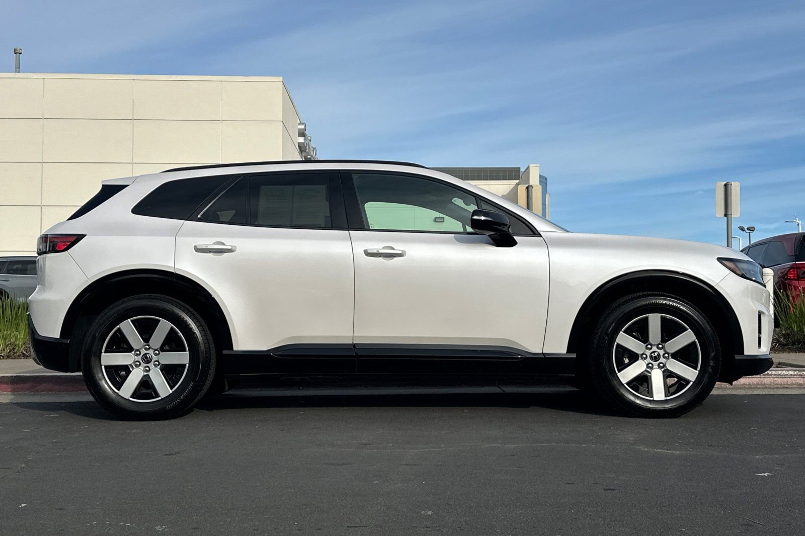 Used 2024 Honda Prologue Touring image 2