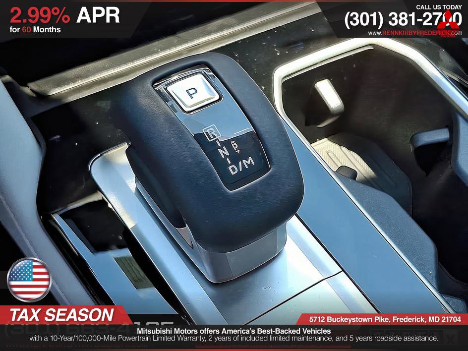 Used 2025 Mitsubishi Outlander SE image 10