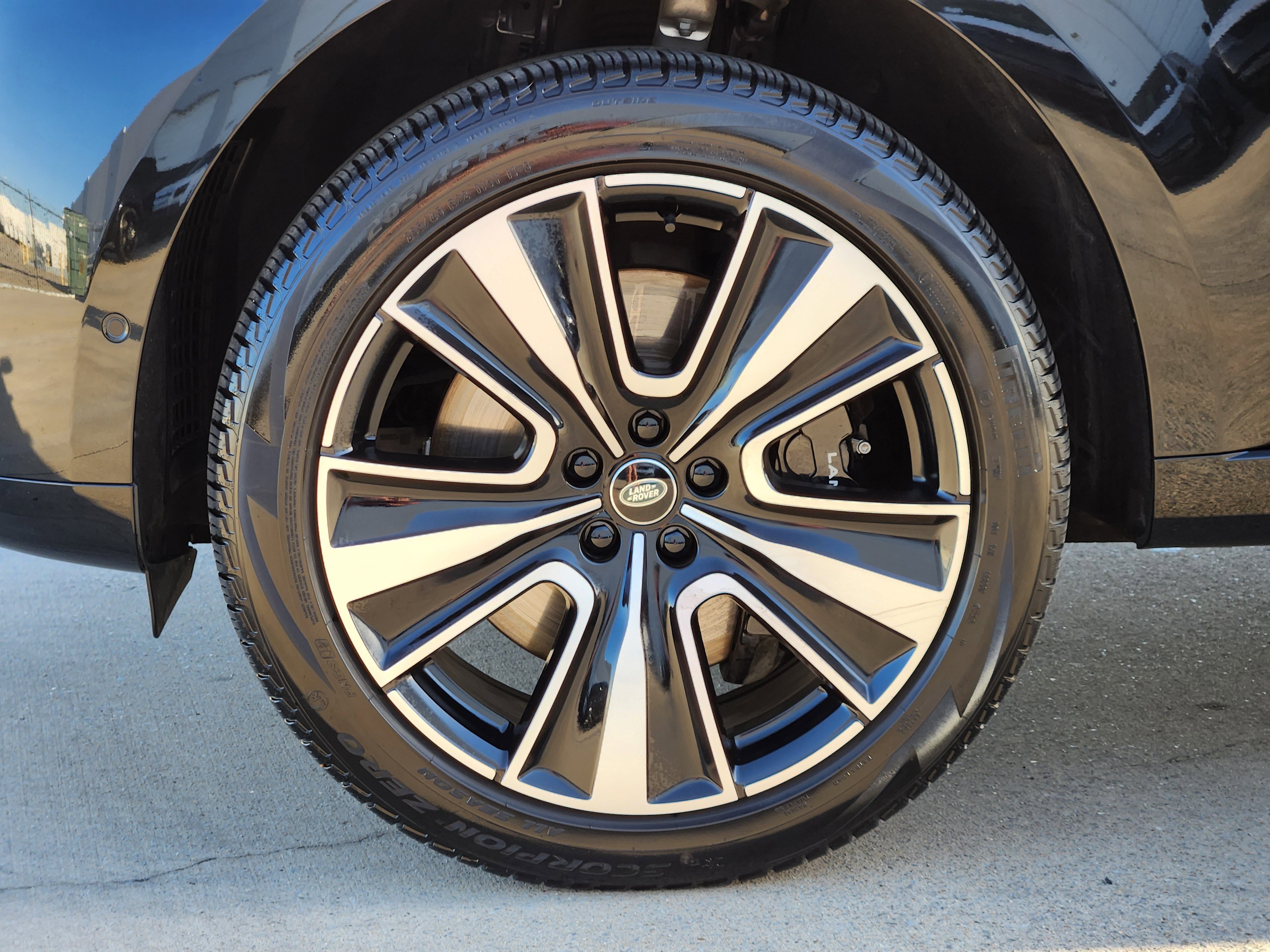 Certified 2024 Land Rover Range Rover Long Wheelbase Autobiography image 11