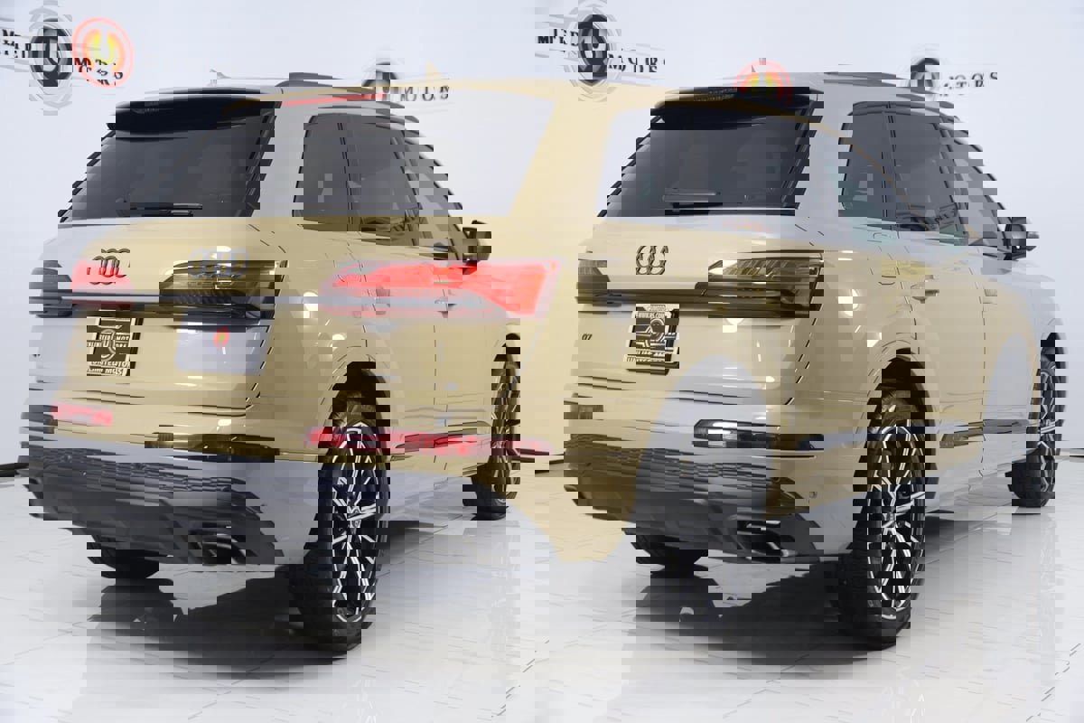 Used 2025 Audi Q7 2.0T Premium Plus w/ Premium Plus Package image 3