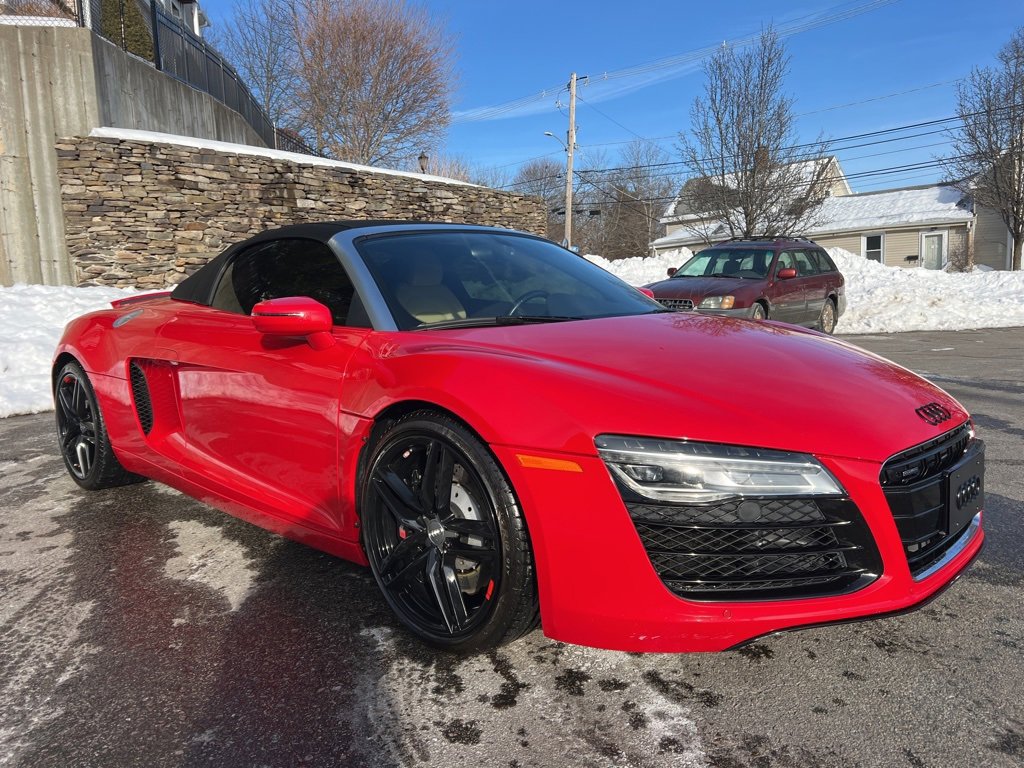 Used 2015 Audi R8 V8 w/ Extended Leather Package image 7