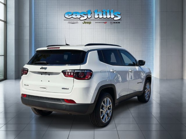 Certified 2023 Jeep Compass Latitude AWD/4WD image 3