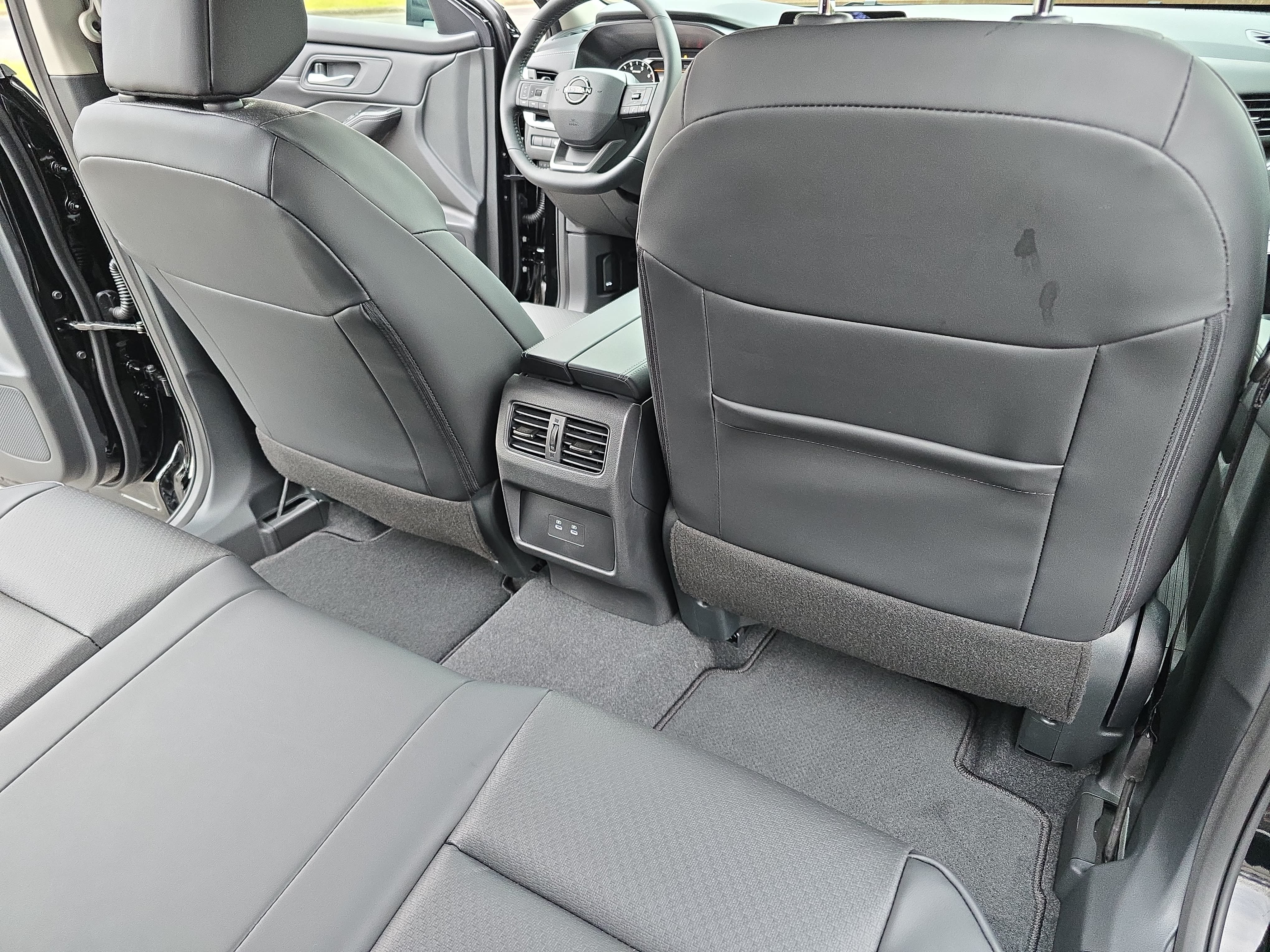 New 2026 Nissan Rogue Dark Armor AWD/4WD image 11