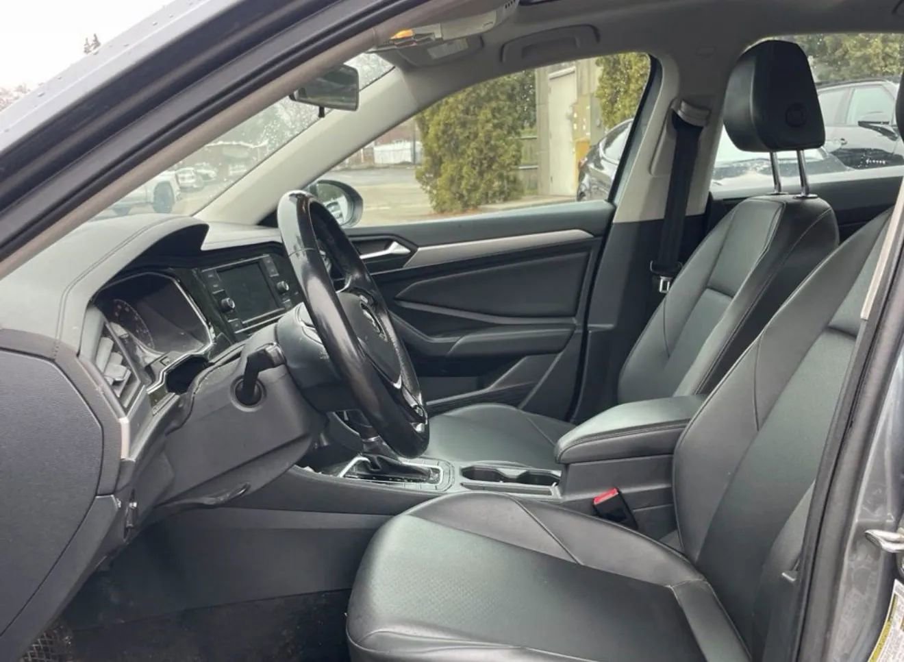 Used 2019 Volkswagen Jetta SE w/ Cold Weather Package FWD image 5