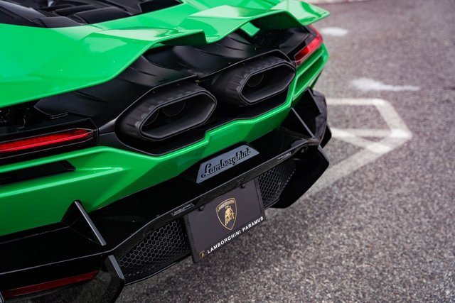 Used 2024 Lamborghini Revuelto image 37