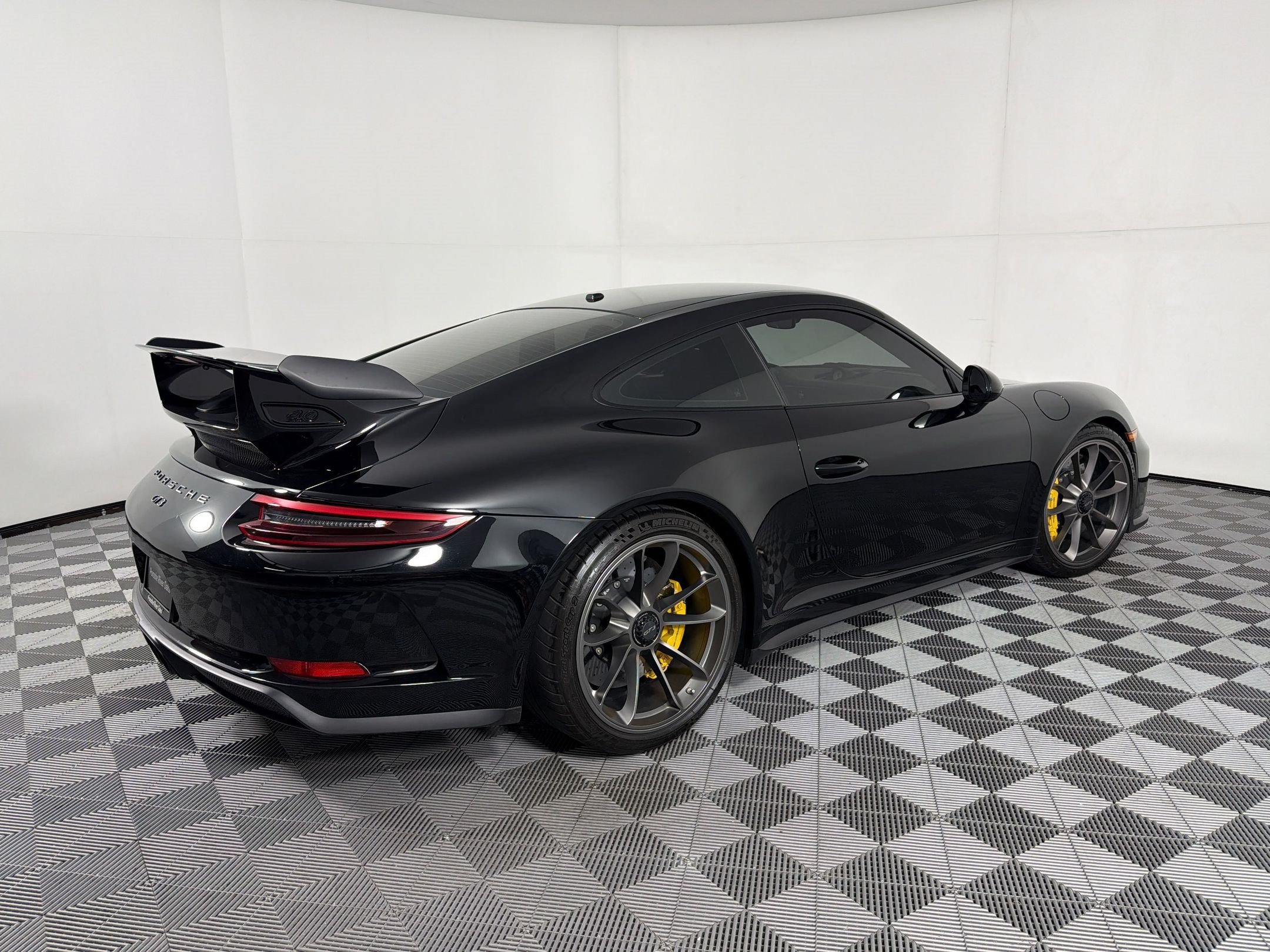 Certified 2019 Porsche 911 GT3 RWD image 9