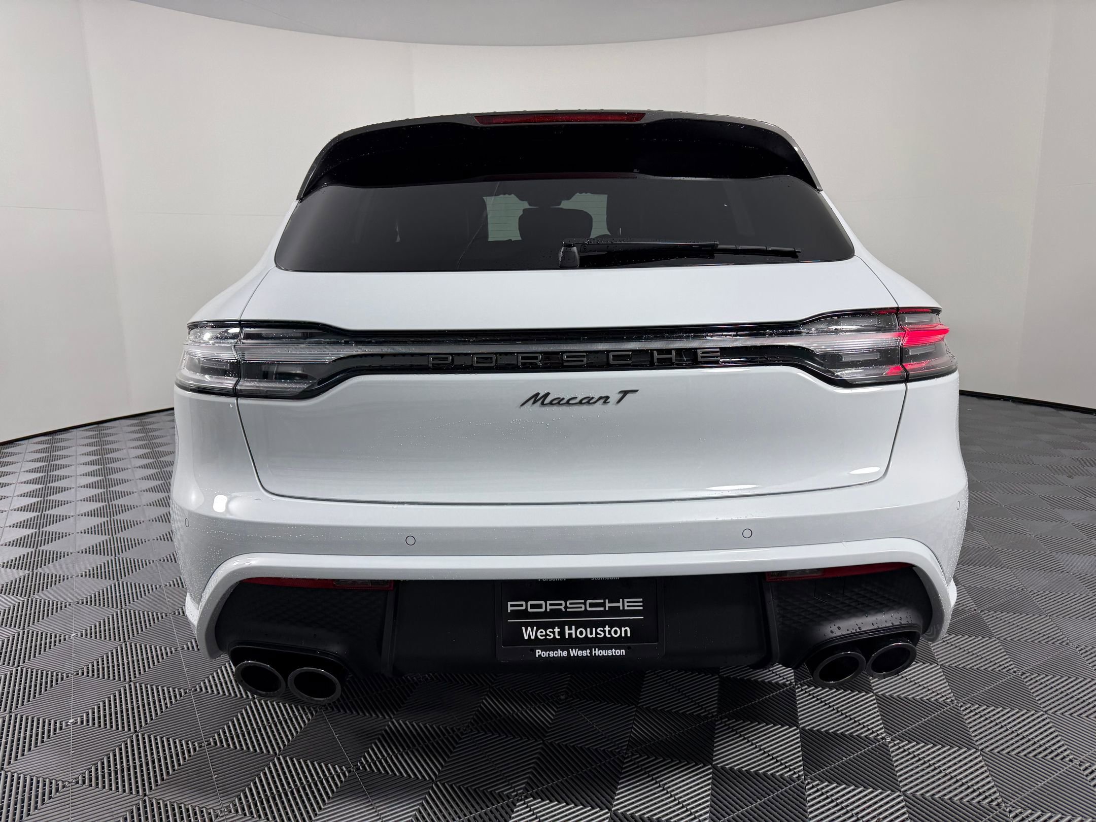 New 2026 Porsche Macan Turbo AWD/4WD image 10