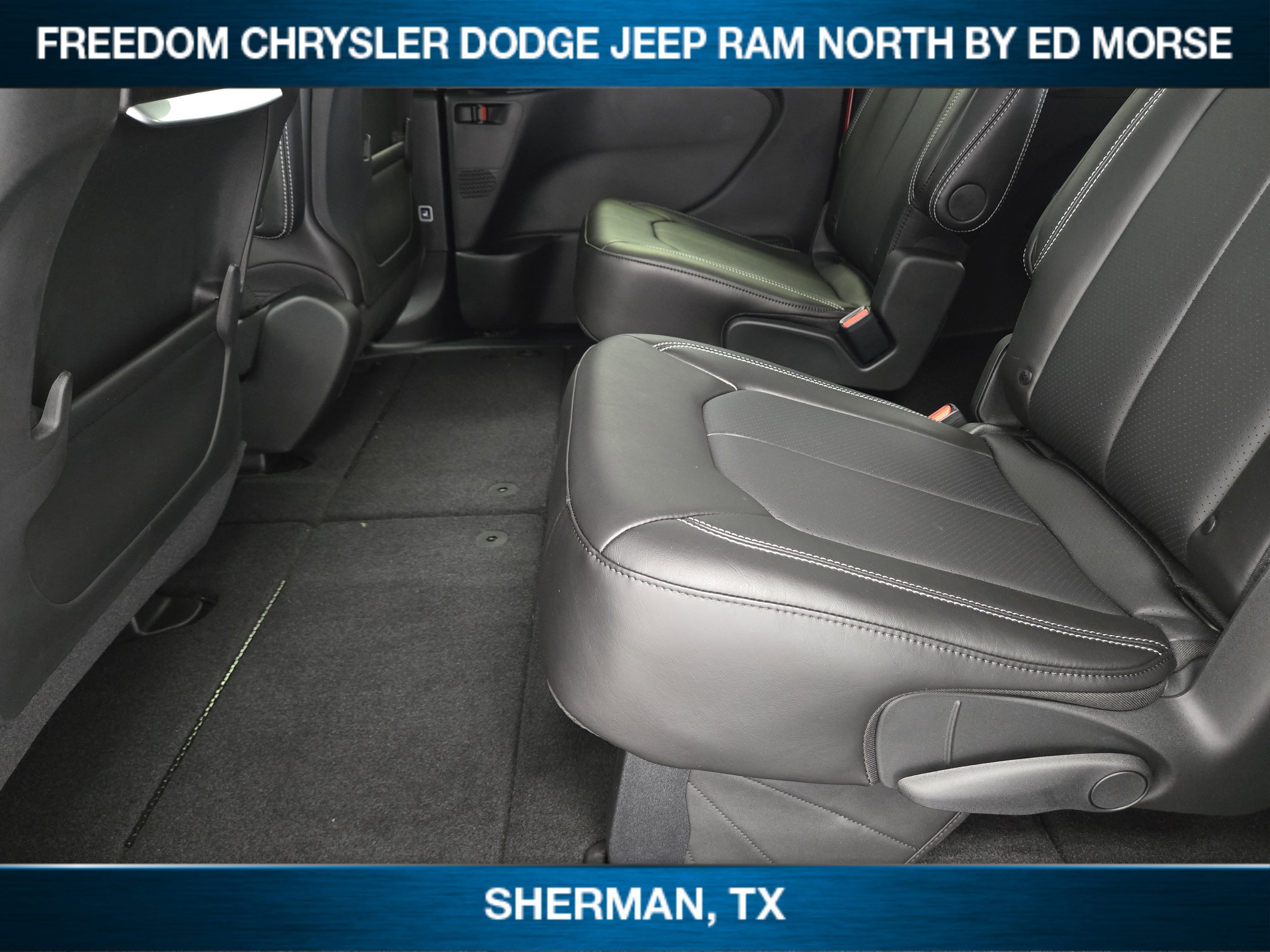 New 2026 Chrysler Pacifica Select image 20