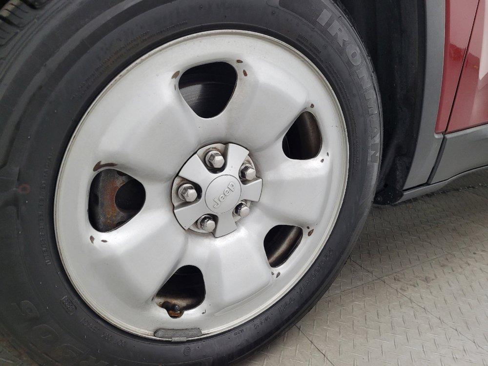 Used 2017 Jeep Cherokee Sport image 31