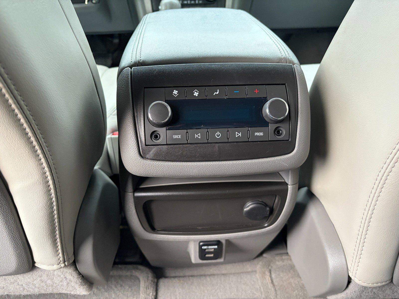 Used 2015 Chevrolet Traverse LTZ image 21